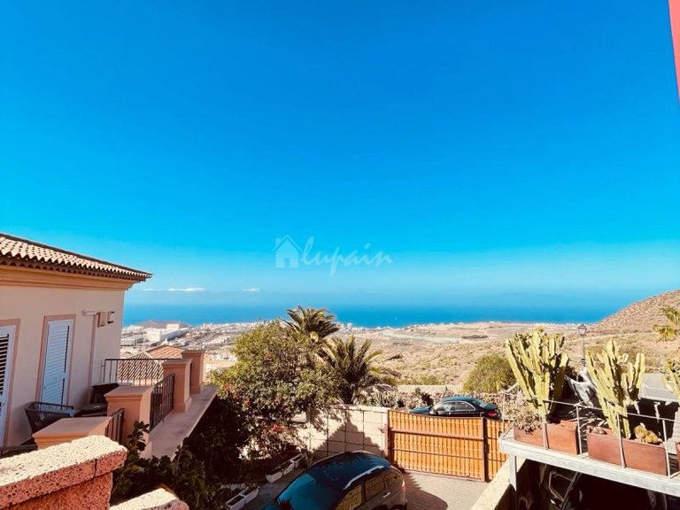 Villa for Sale in Chayofa, Tenerife 2