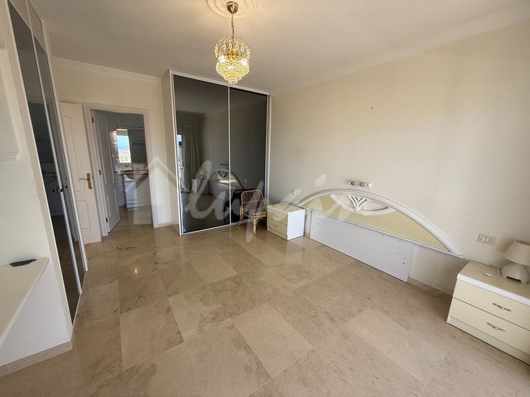 Apartment for Sale in San Eugenio, Falcon Manor 22