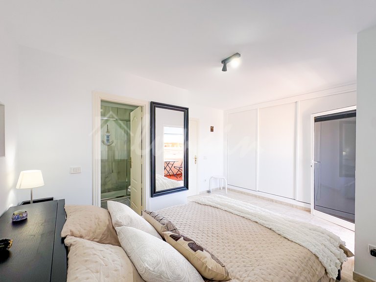 Apartment for Sale in Bahia Del Duque, Oasis Dakota 21