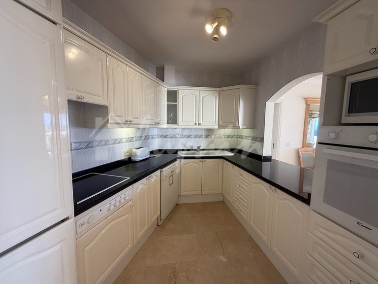 Apartment for Sale in San Eugenio, Falcon Manor 15