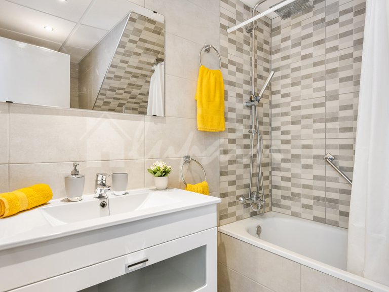 Apartment for Sale in Los Cristianos, Castle Harbour 27