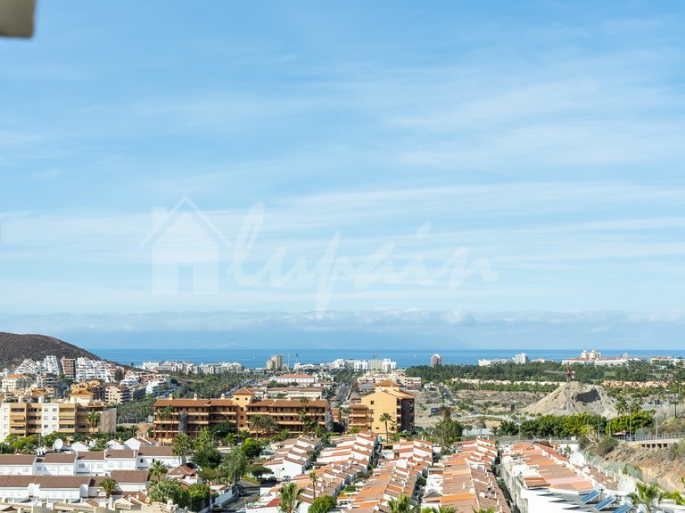 Apartment for Sale in Los Cristianos, Castle Harbour 1