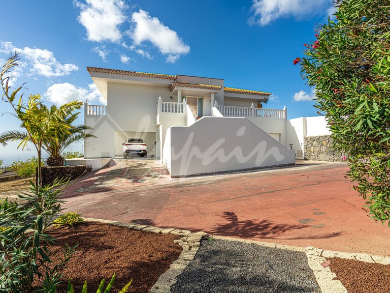 Villa for Sale in San Miguel, Tenerife 5