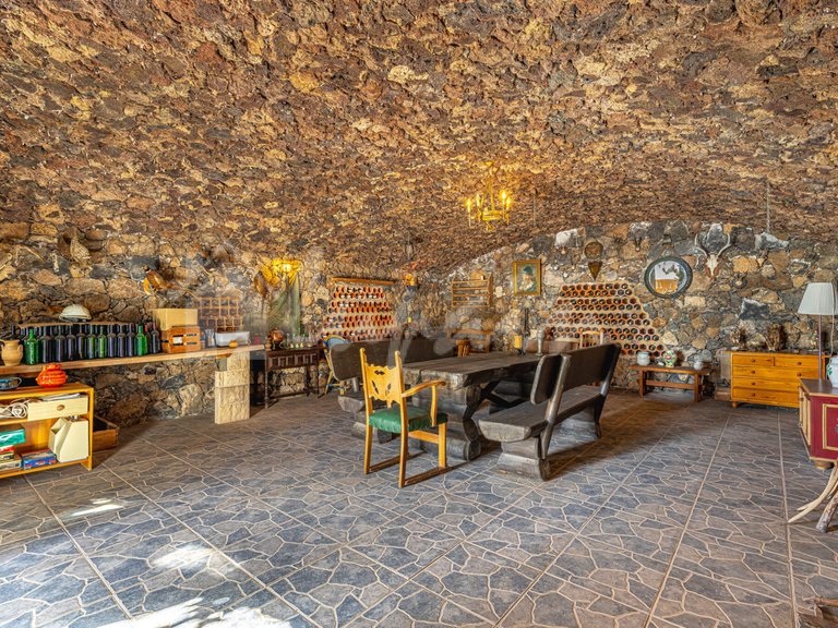 Villa for Sale in San Miguel, Tenerife 26