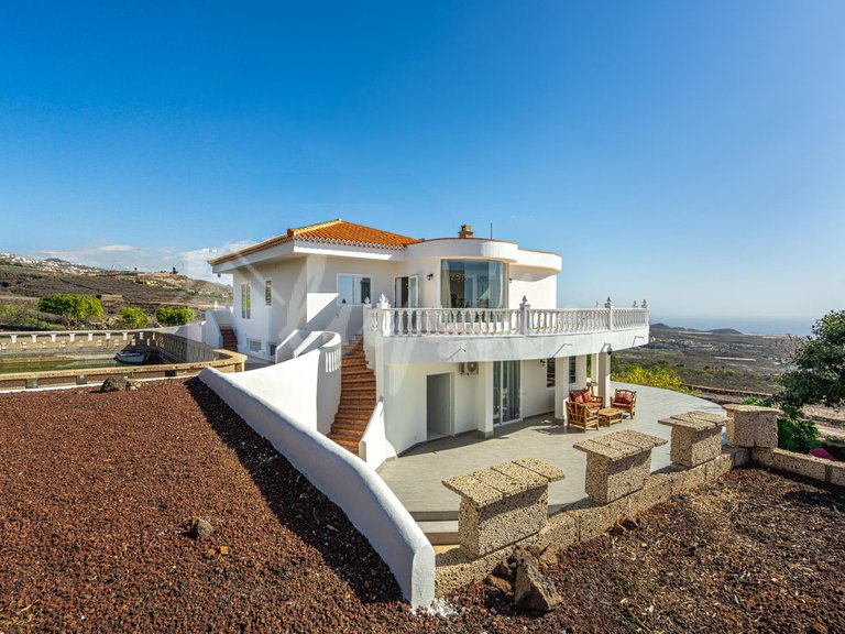 Villa for Sale in San Miguel, Tenerife 1