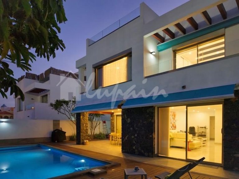 Villa for Sale in Los Cristianos, Portofino 1