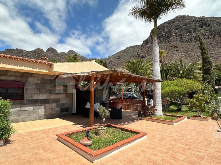 Villa for Sale in Los Gigantes, Tenerife 4