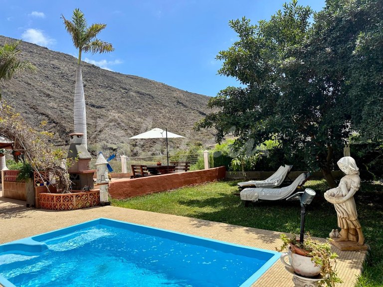 Villa for Sale in Los Gigantes, Tenerife 28