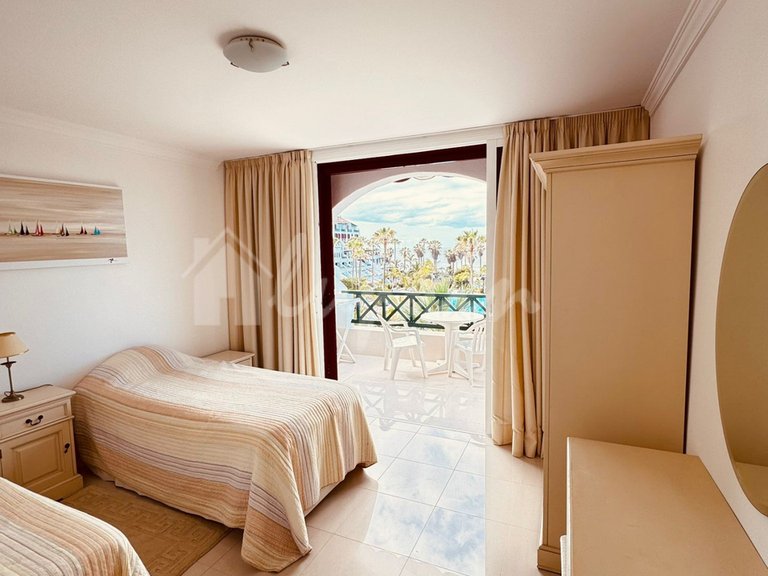 Apartment for Sale in Playa De Las Americas, Parque Santiago 18