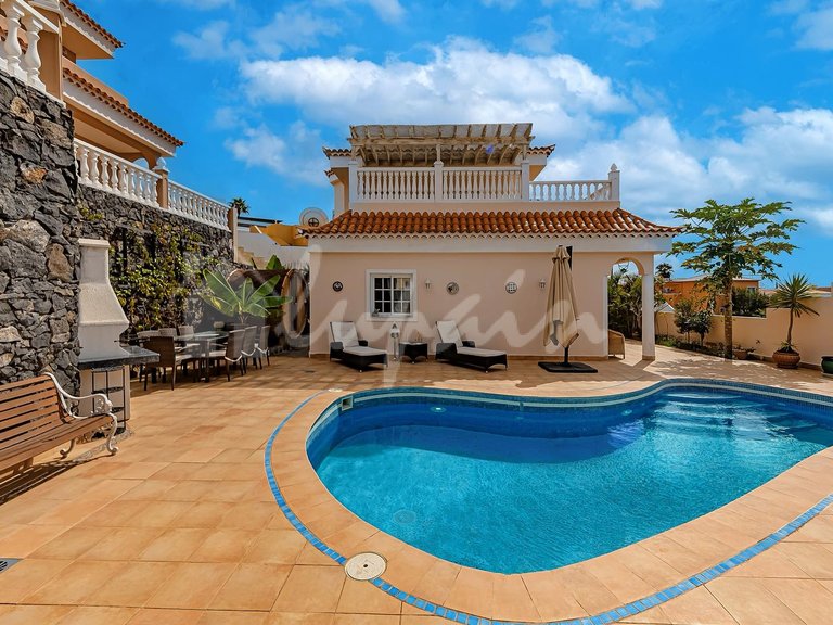 Villa for Sale in Callao Salvaje, Tenerife 1