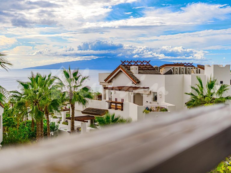 Apartment for Sale in Playa San Juan, Abama Houses 2