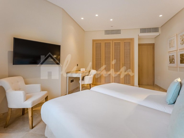 Apartment for Sale in Playa San Juan, Abama Houses 13