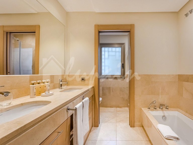 Apartment for Sale in Playa San Juan, Abama Houses 17