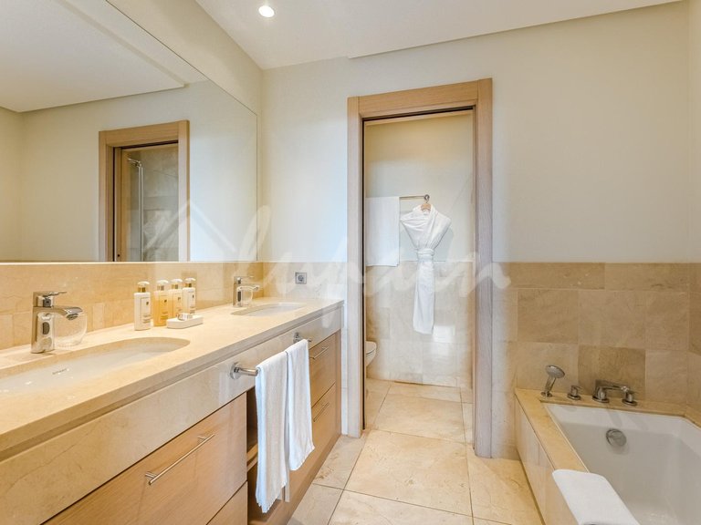 Apartment for Sale in Playa San Juan, Abama Houses 18