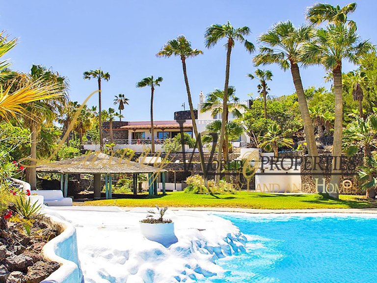 Villa for Sale in Amarilla Golf, Tenerife, España 2