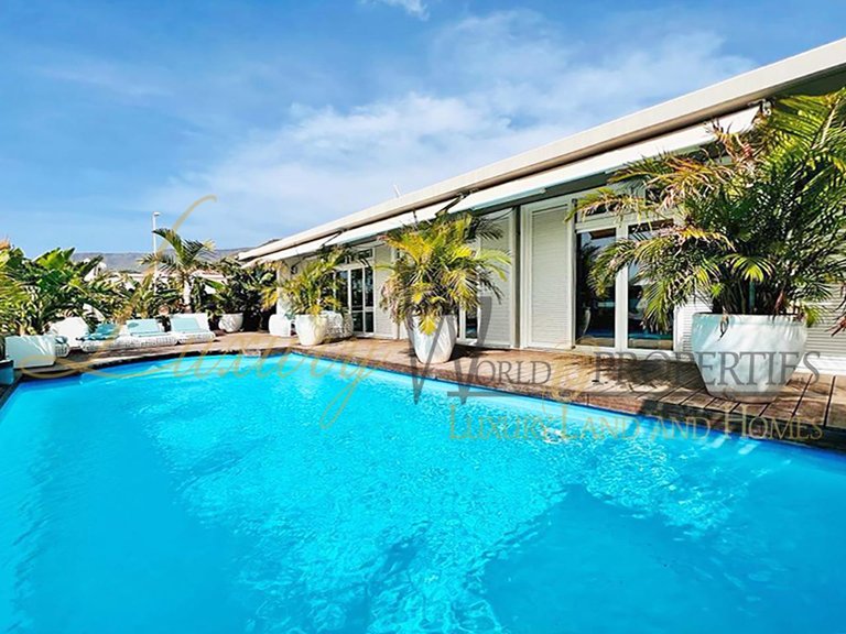 Villa for Sale in Costa Adeje, Tenerife, España 3