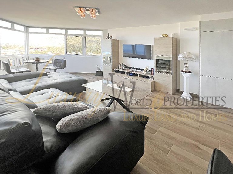 Apartment for Sale in Costa Adeje, Tenerife, España 1