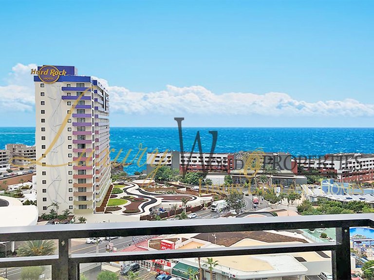 Apartment for Sale in Playa Paraiso, Tenerife, España 4
