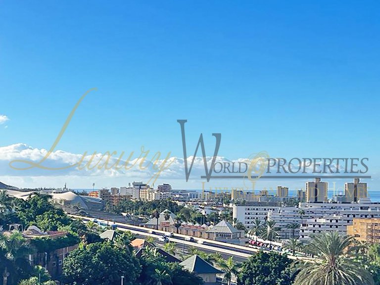 Apartment for Sale in Costa Adeje, Tenerife, España 2