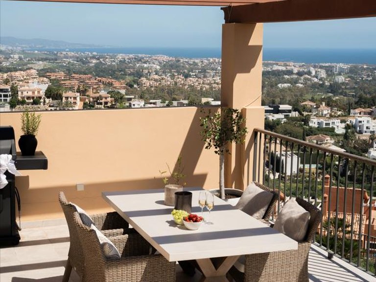 Apartment for Sale in Benahavís, Malaga 25