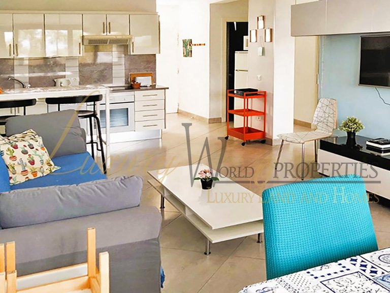 Apartment for Sale in Los Cristianos, Tenerife, España 1