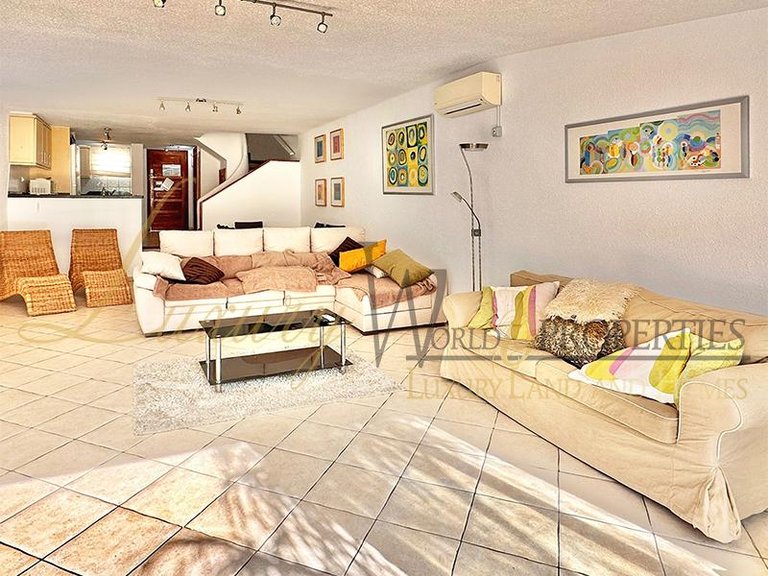 Villa for Sale in Playa De Las Americas, Tenerife, España 2