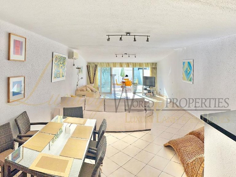 Villa for Sale in Playa De Las Americas, Tenerife, España 7