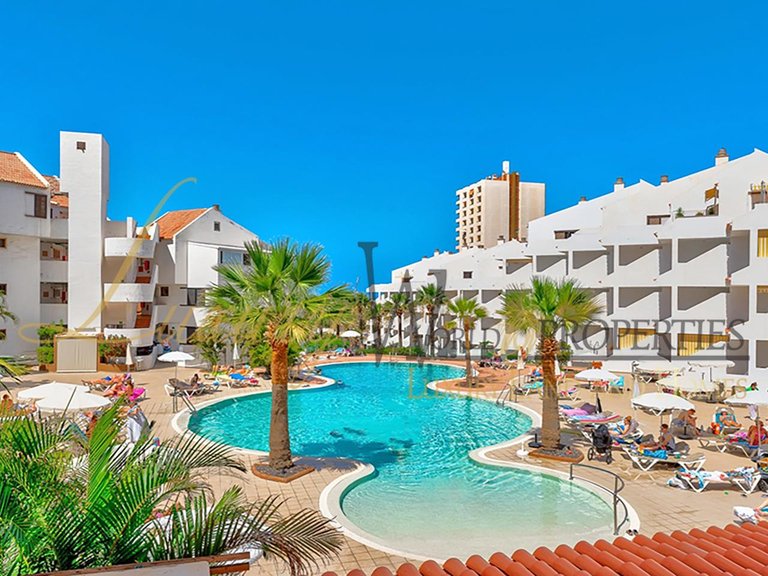 Apartment for Sale in Los Cristianos, Tenerife, España 1