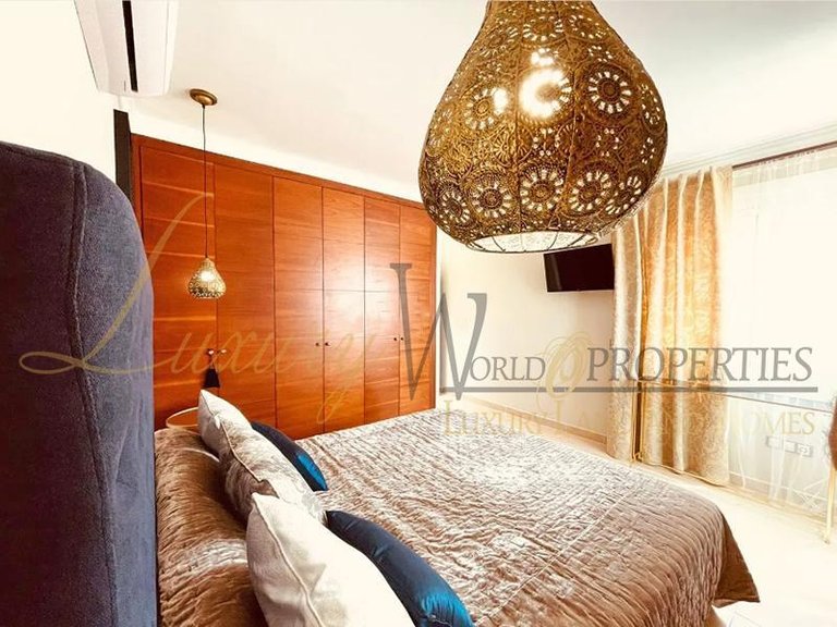 Villa for Sale in Los Cristianos, Tenerife, España 15