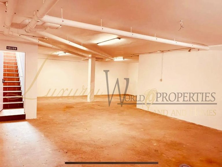 Villa for Sale in Los Cristianos, Tenerife, España 26