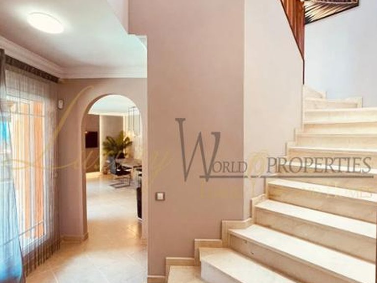 Villa for Sale in Los Cristianos, Tenerife, España 14