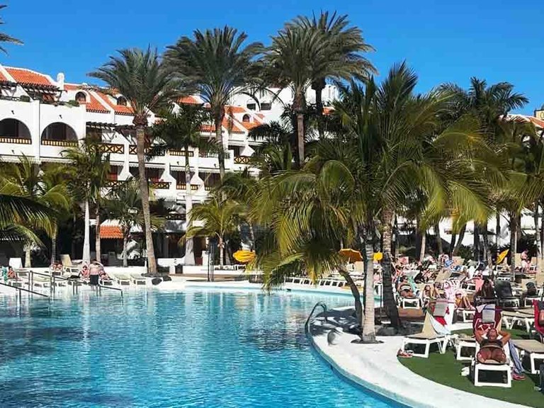 Apartment for Sale in Playa De Las Americas, Tenerife, España 17