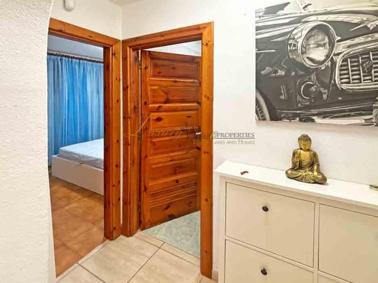 Apartment for Sale in Playa De Las Americas, Tenerife, España 9