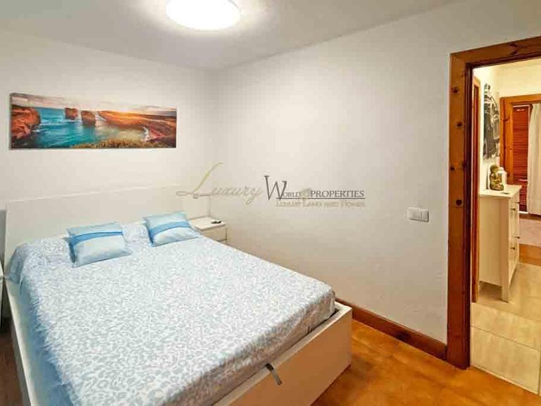 Apartment for Sale in Playa De Las Americas, Tenerife, España 11