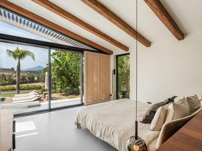 Villa for Sale in Estepona, Malaga 10