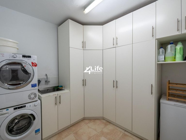 Villa for Sale in Costa Adeje, Adeje 17