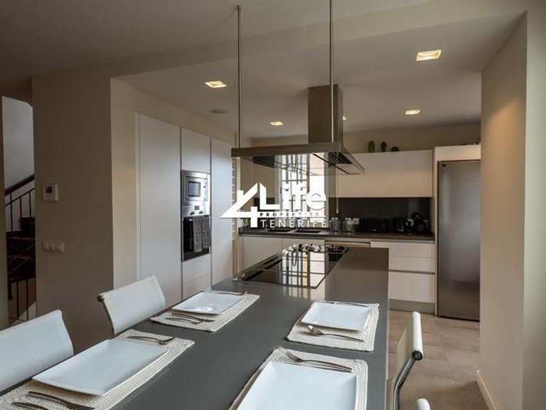 Villa for Sale in Costa Adeje, Adeje 12