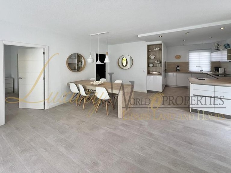 Villa for Sale in Callao Salvaje, Tenerife, España 25