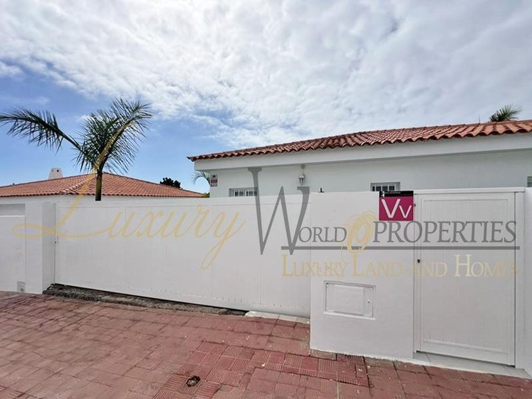 Villa for Sale in Callao Salvaje, Tenerife, España 9