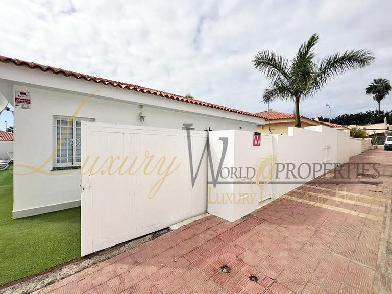 Villa for Sale in Callao Salvaje, Tenerife, España 11