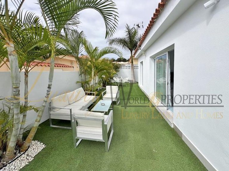 Villa for Sale in Callao Salvaje, Tenerife, España 16