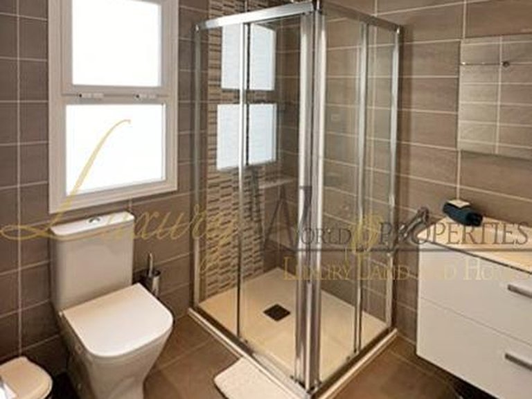 Villa for Sale in Callao Salvaje, Tenerife, España 32