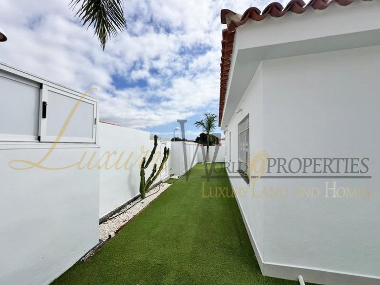 Villa for Sale in Callao Salvaje, Tenerife, España 5