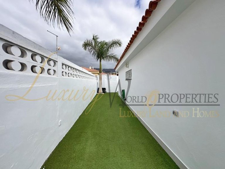 Villa for Sale in Callao Salvaje, Tenerife, España 4