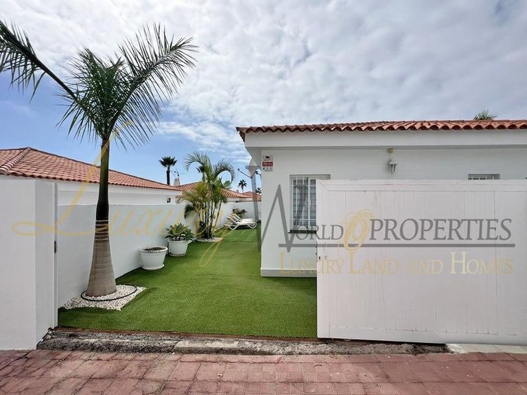 Villa for Sale in Callao Salvaje, Tenerife, España 2