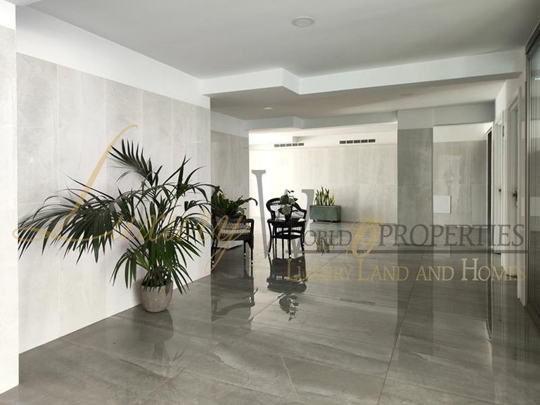 Apartment for Sale in Playa De Las Americas, Tenerife, España 27