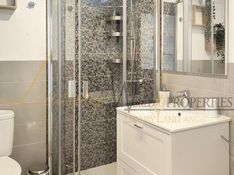 Apartment for Sale in Playa De Las Americas, Tenerife, España 21