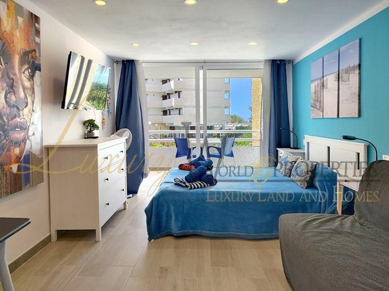 Apartment for Sale in Playa De Las Americas, Tenerife, España 9