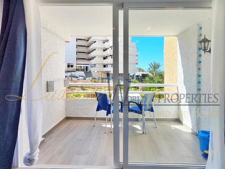 Apartment for Sale in Playa De Las Americas, Tenerife, España 8
