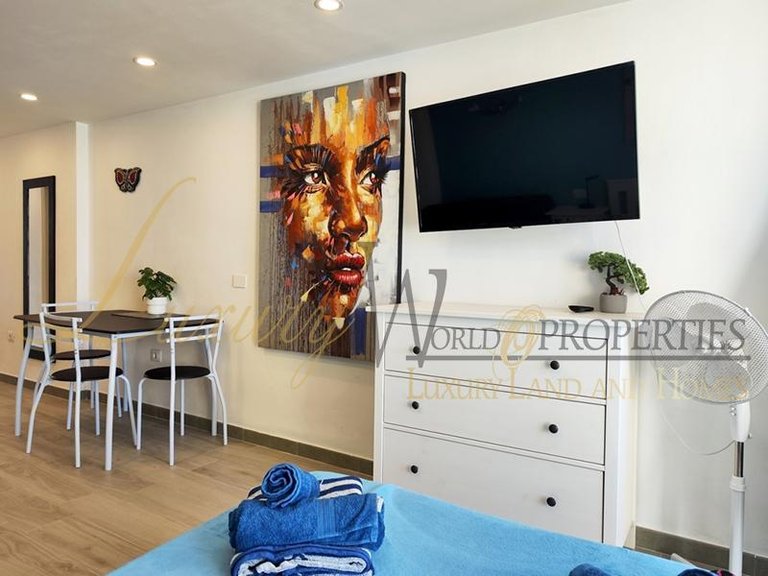 Apartment for Sale in Playa De Las Americas, Tenerife, España 10